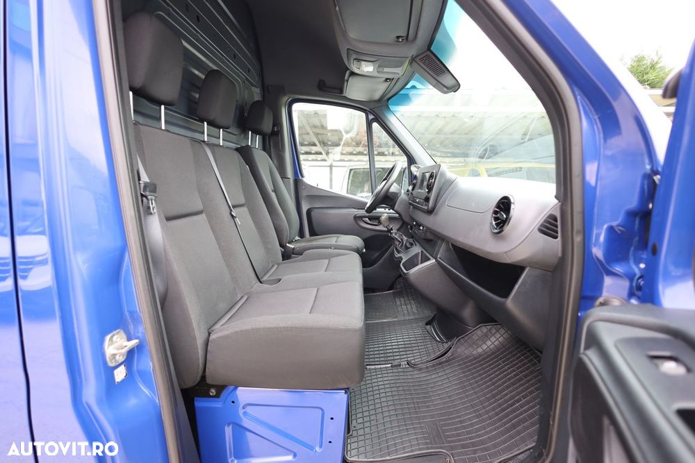 Mercedes-Benz Sprinter L2H2 - 12