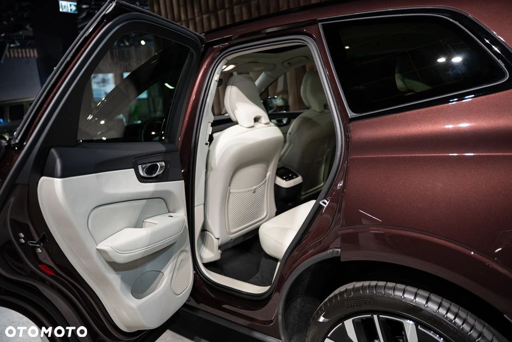 Volvo XC 60 B5 B AWD Ultra Dark - 21