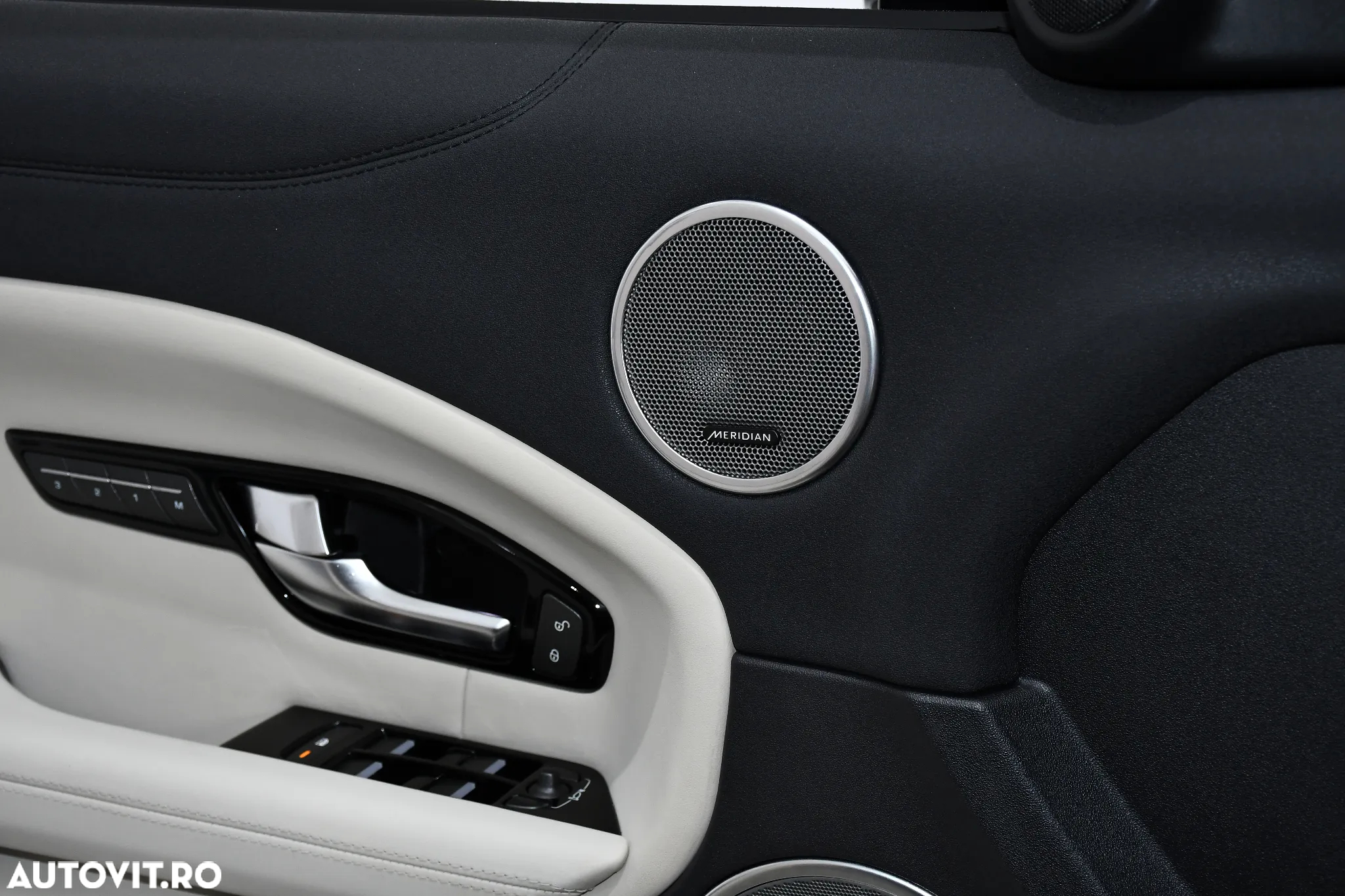 Land Rover Range Rover Evoque - 33
