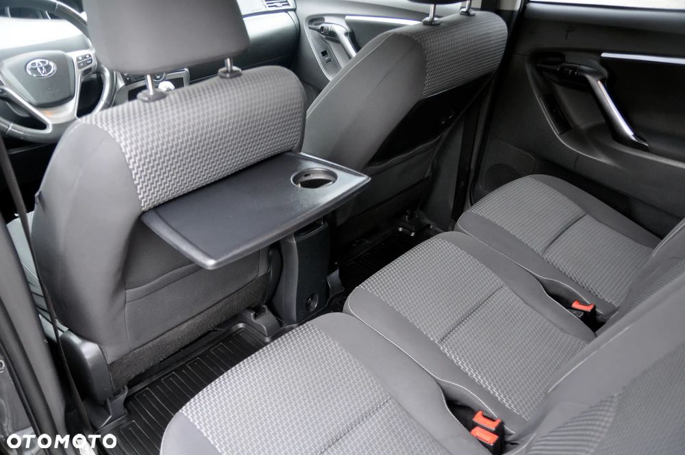 Toyota Verso 2.0 D-4D Prestige 7os - 8