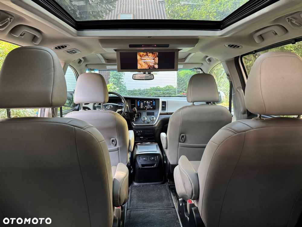 Toyota Sienna - 8