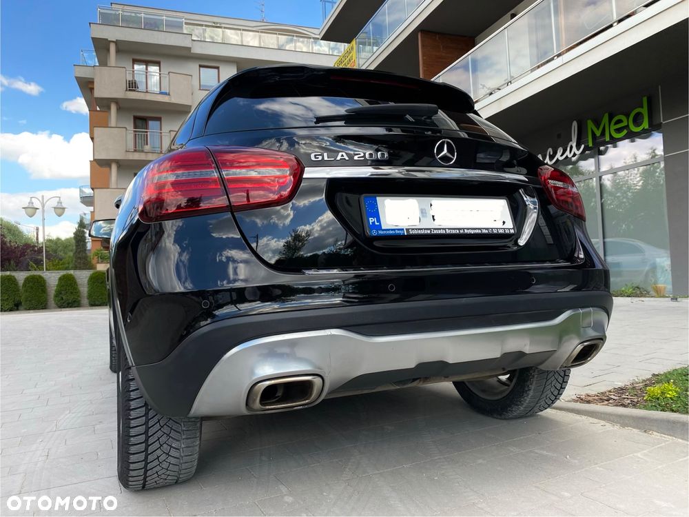 Mercedes-Benz GLA 200 7G-DCT Urban - 22
