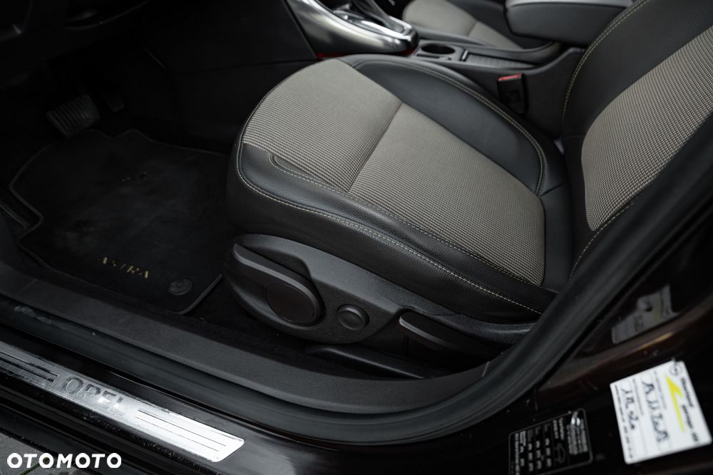 Opel Astra 1.4 Turbo Sports Tourer Automatik Exklusiv - 17