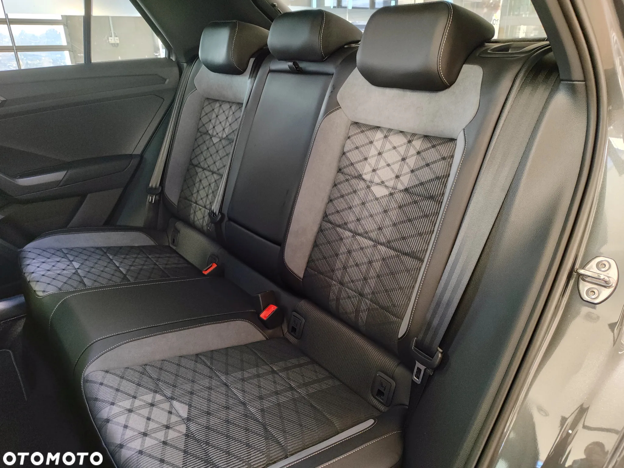 Volkswagen T-Roc 1.5 TSI R-Line Plus DSG - 22