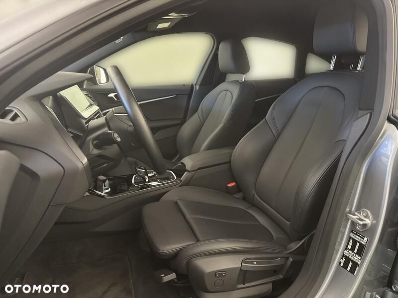 BMW Seria 2 218i - 11