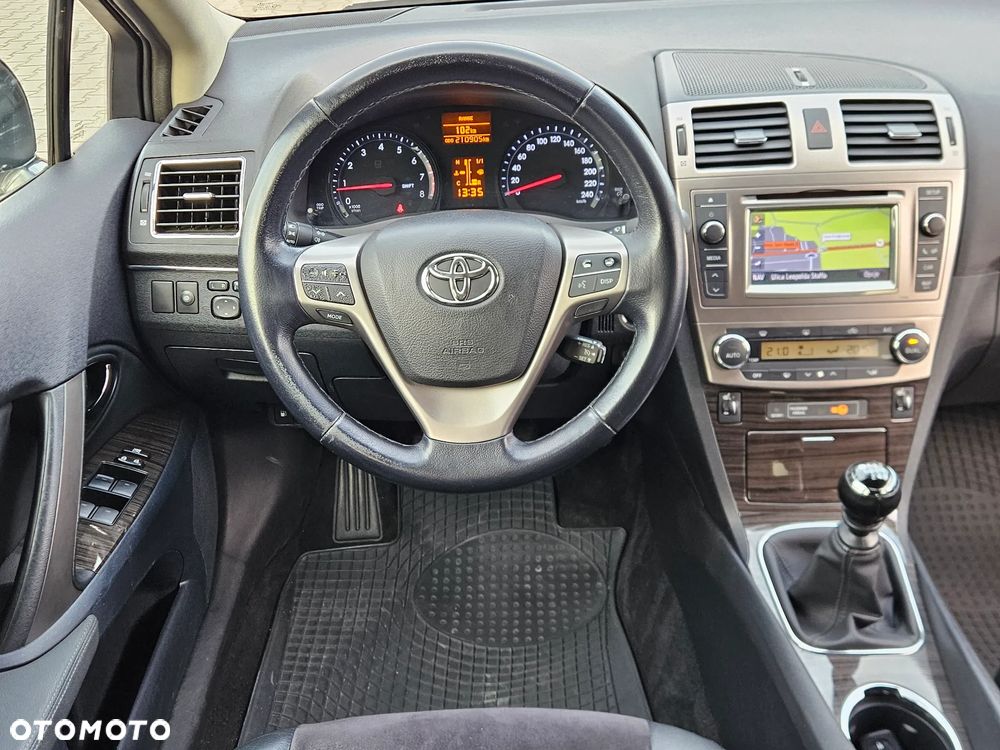 Toyota Avensis 1.8 Premium - 23