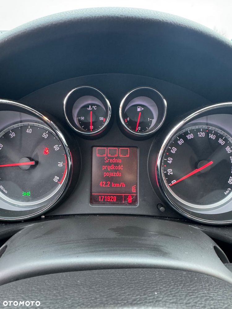 Opel Insignia 1.8 - 12