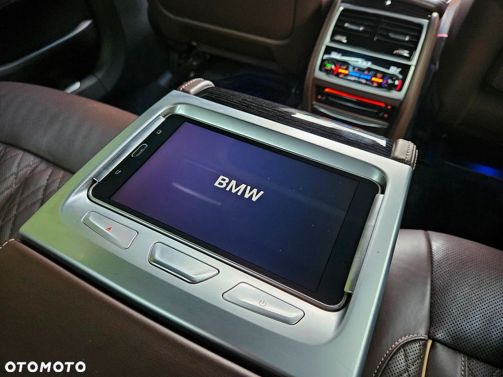 BMW Seria 7 740Ld xDrive - 31