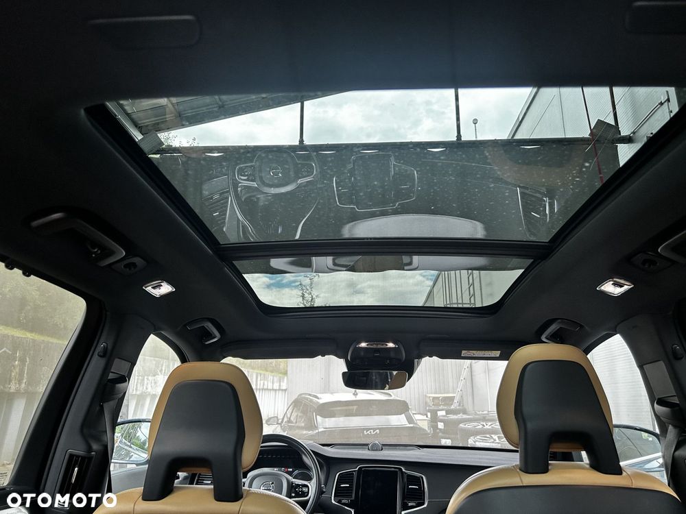 Volvo XC 90 - 32