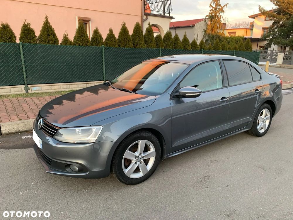 Volkswagen Jetta 1.6 TDI DSG Highline - 5