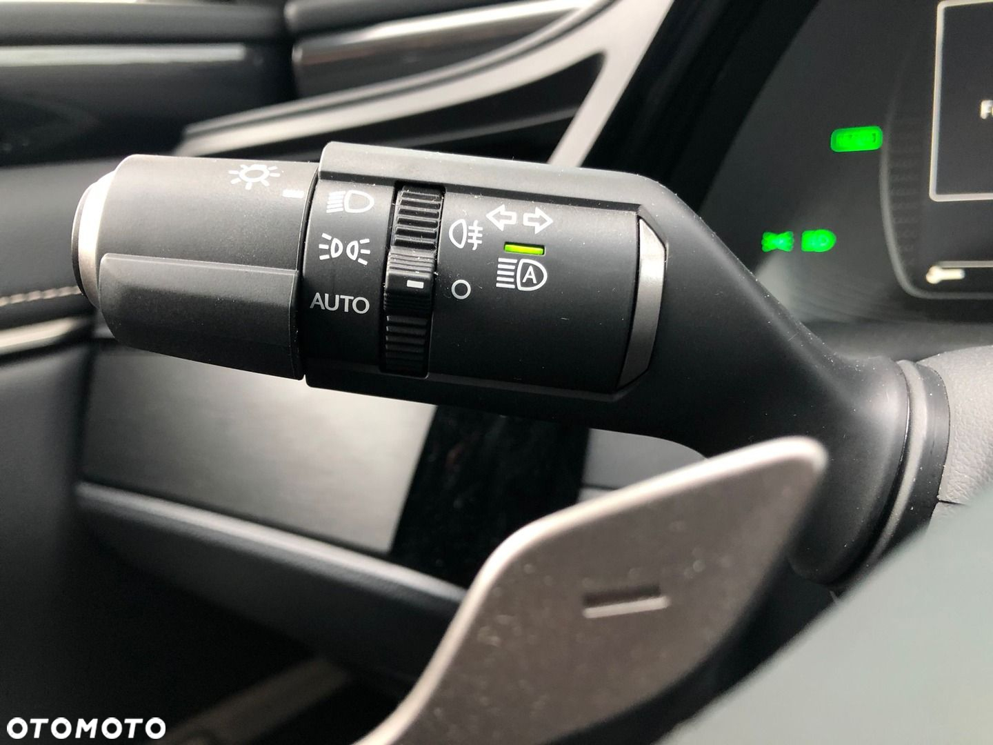 Lexus ES 300h F Sport Design - 29