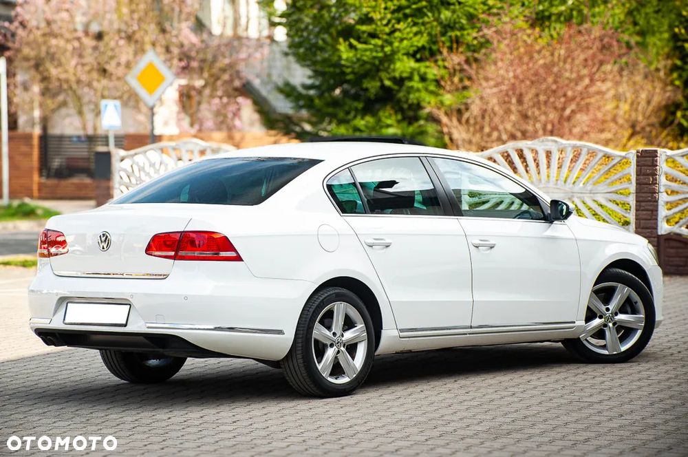 Volkswagen Passat 2.0 Blue TDI SCR Highline - 17