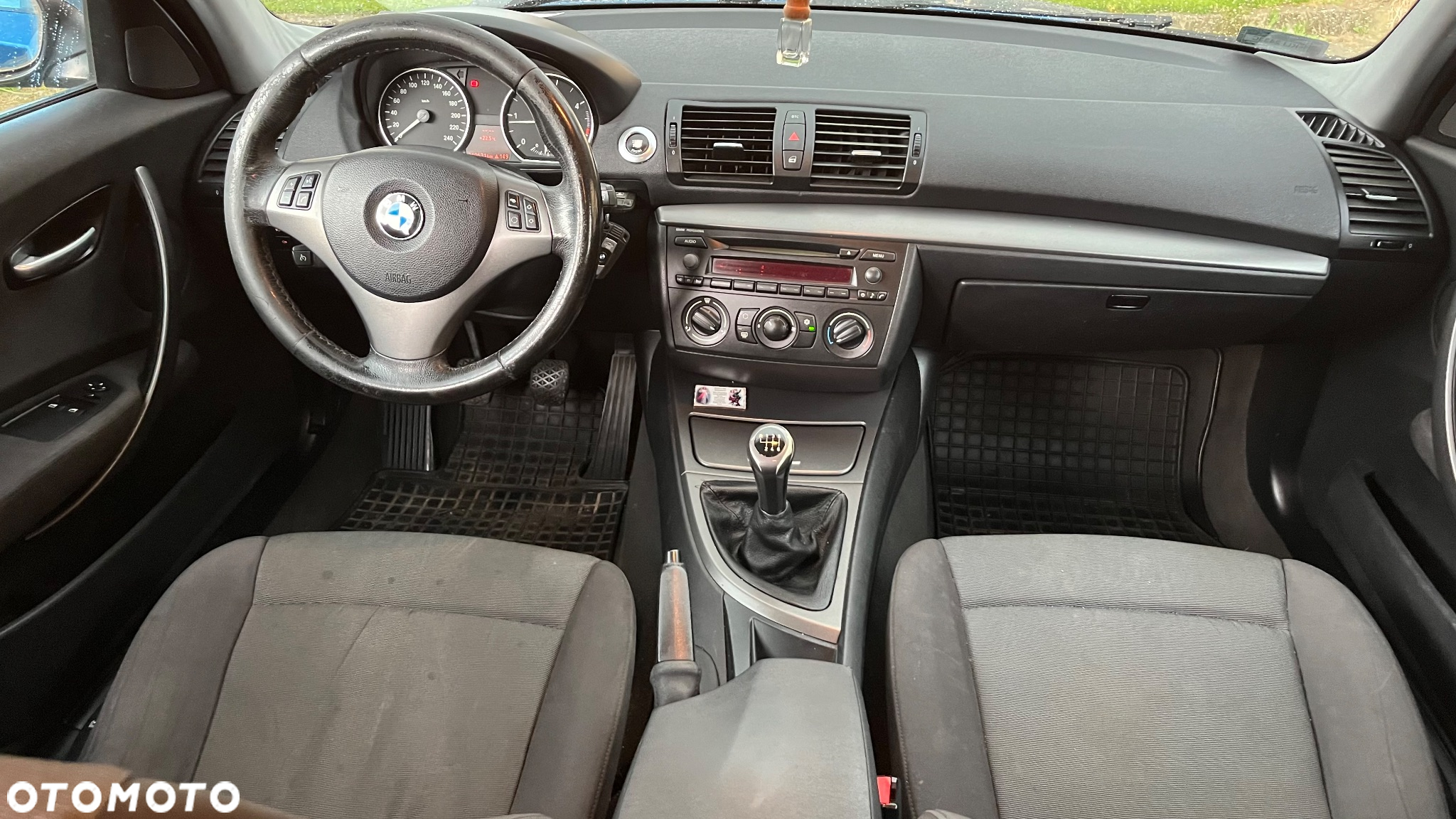 Volkswagen Passat - 38