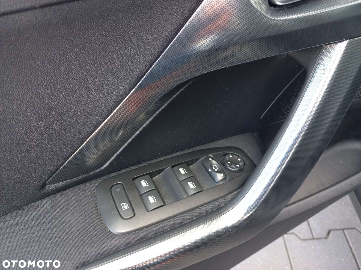 Peugeot 2008 - 10