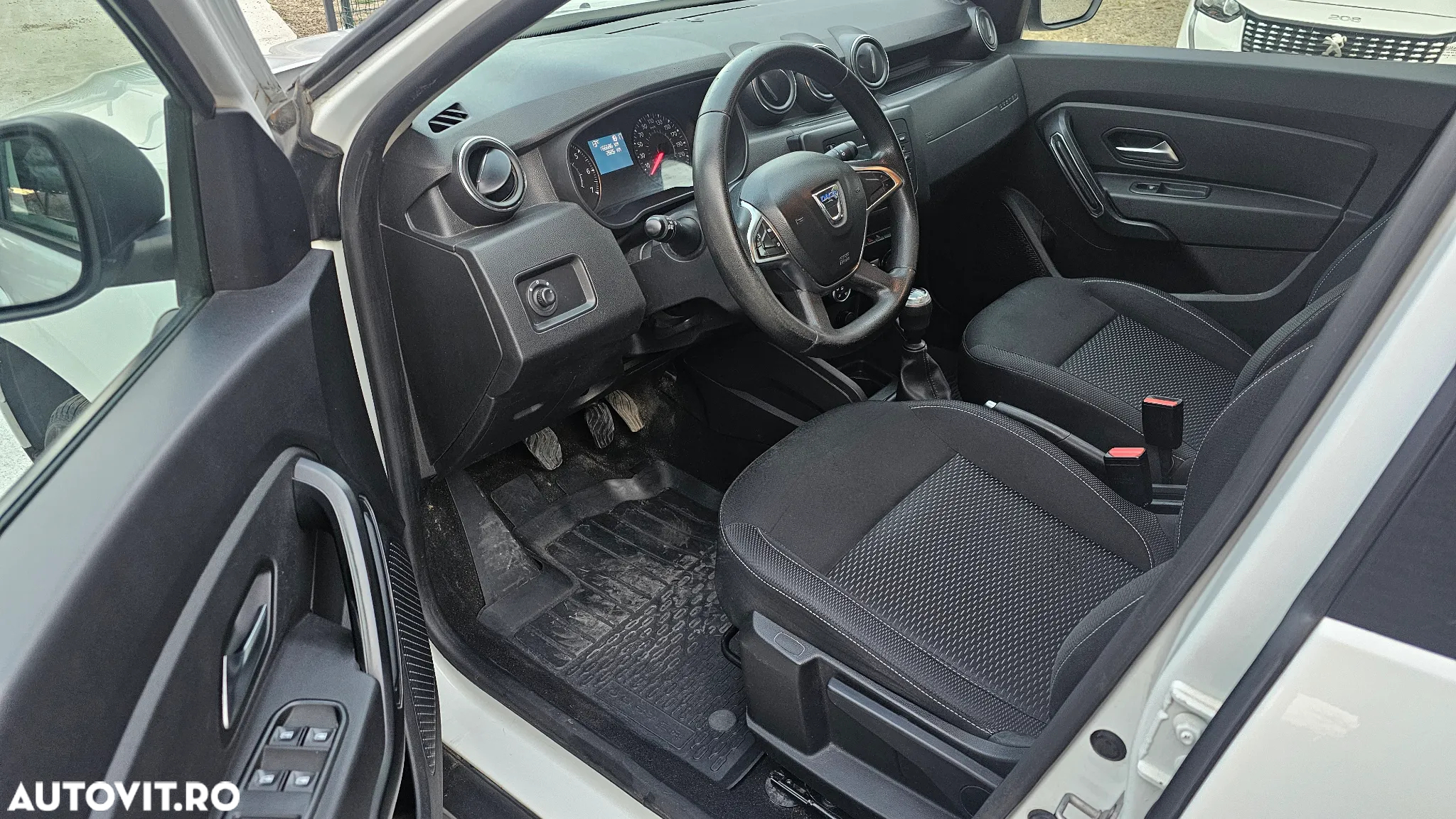 Dacia Duster 1.6 4x4 Laureate - 13