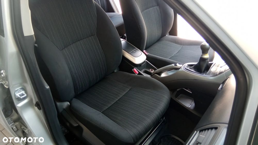 Toyota Auris 1.4 D-4D Luna - 17
