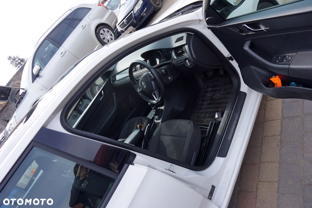 SKODA RAPID NH3 HB 2014 LF9E 1.2 TSI CBZA 86KM MFX BIAŁY na części - 14