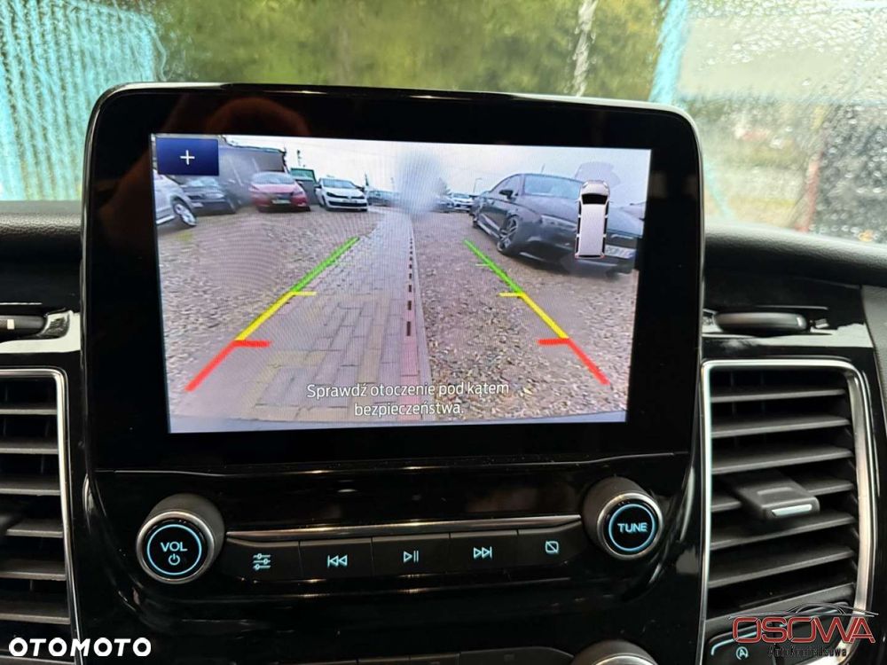 Ford Tourneo Custom - 30