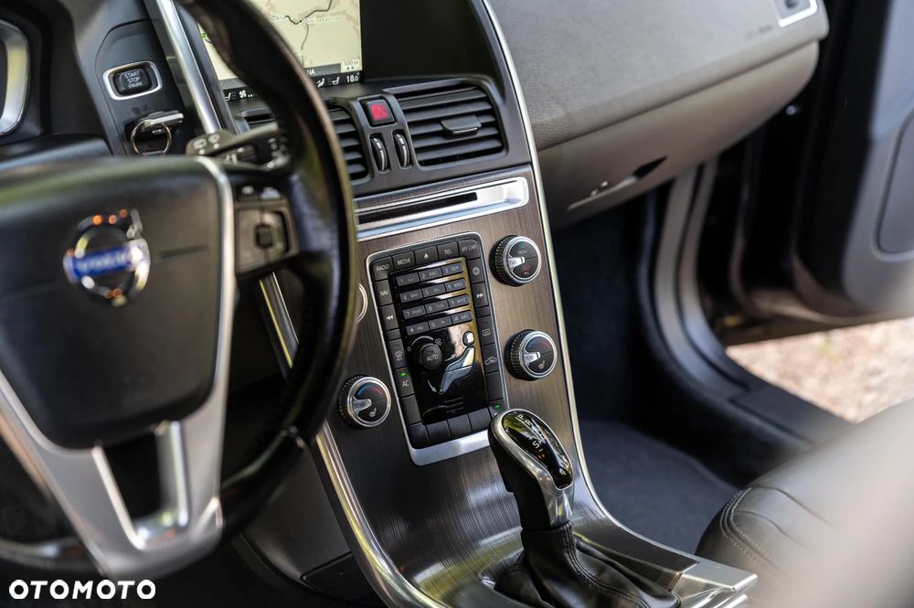 Volvo XC 60 D3 Geartronic Summum - 36