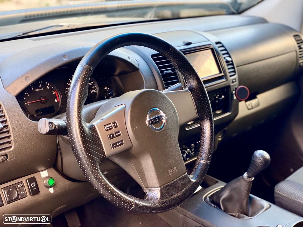 Nissan Navara 2.5 dCi CD LE 4WD - 16