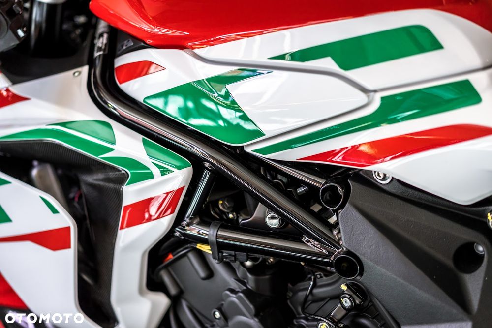 MV AGUSTA F3 - 24