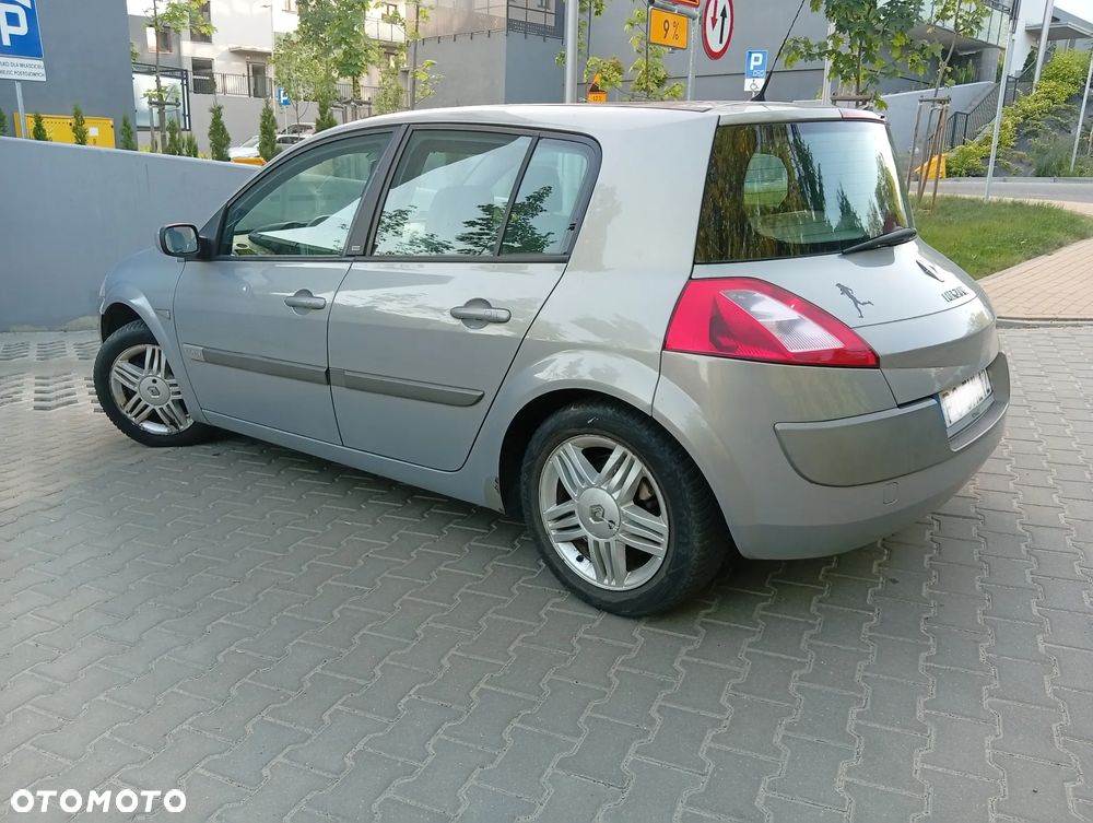 Renault Megane 1.6 16V Confort Privilege - 8