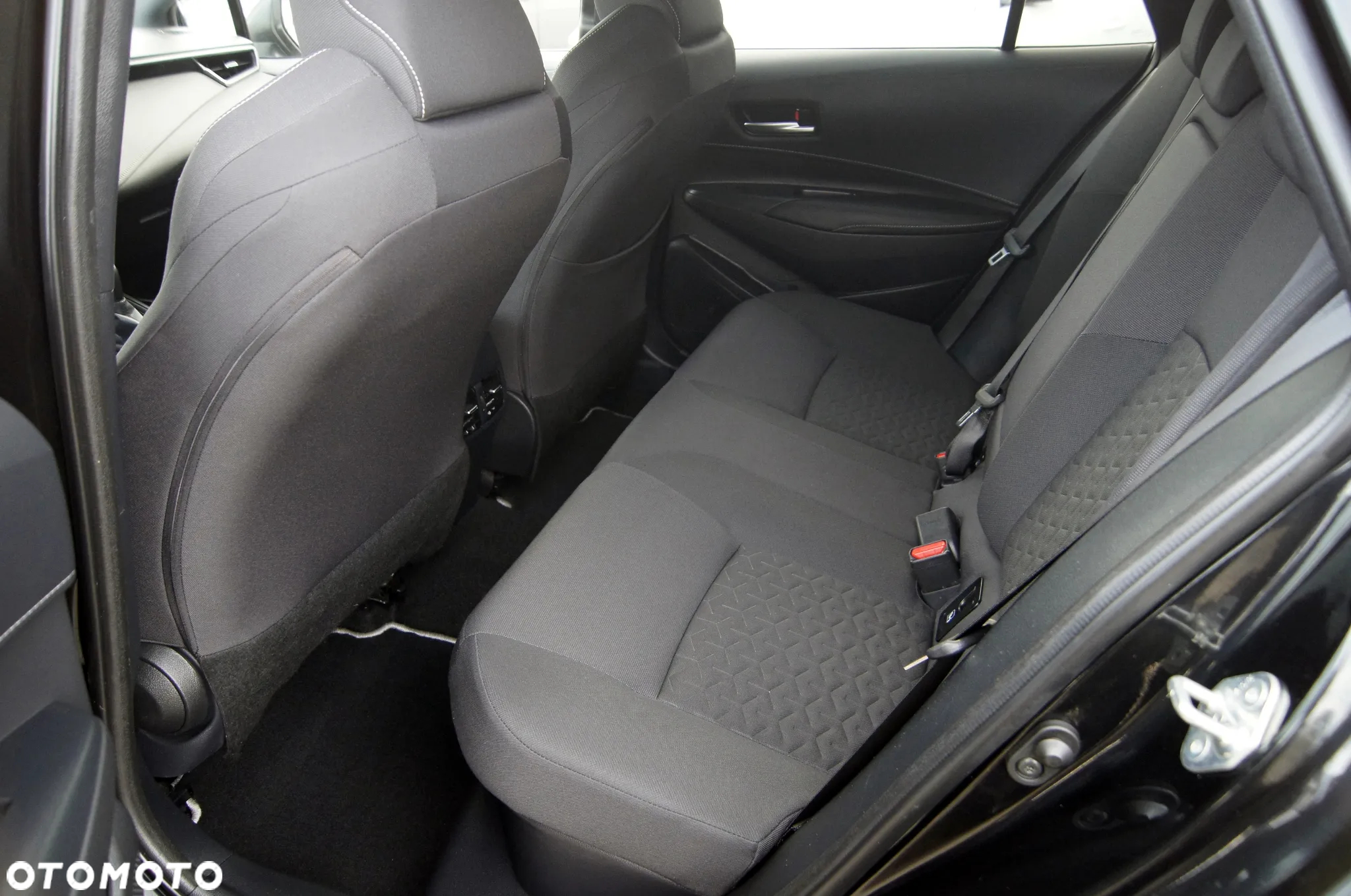 Toyota Corolla 1.8 Hybrid Active - 9