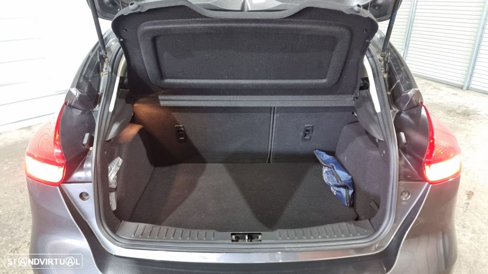 Ford Focus 1.5 TDCi ECOBlue Titanium - 6
