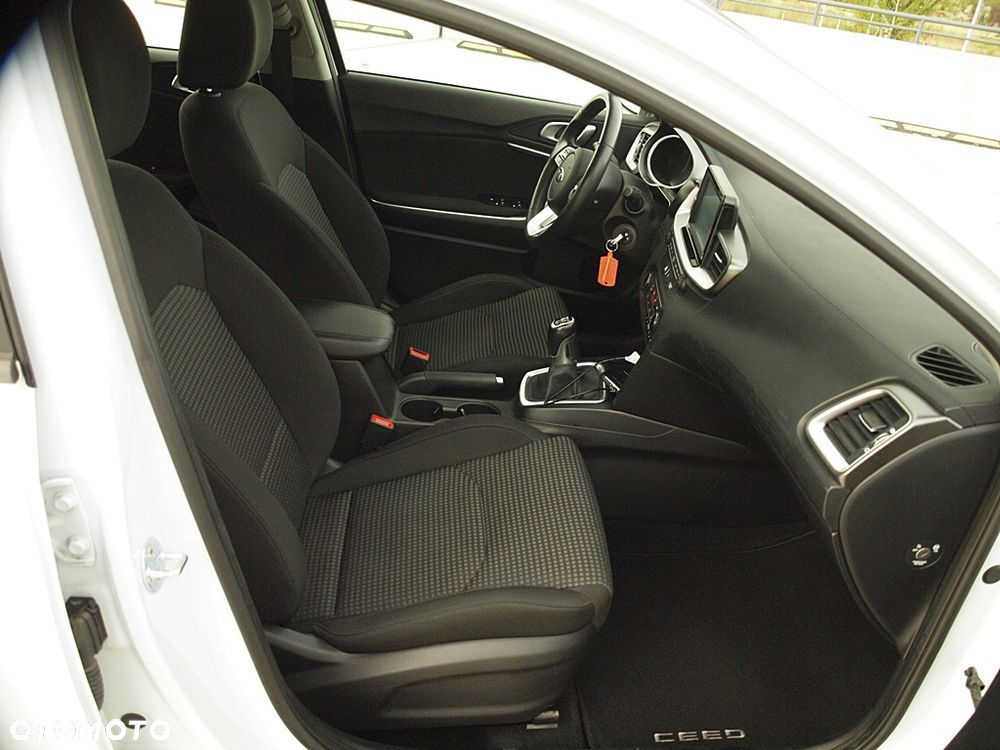 Kia Ceed 1.4 Vision - 26