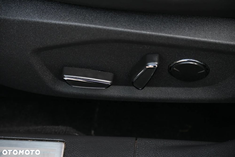 Ford Mondeo 1.5 EcoBoost ST-Line X - 28
