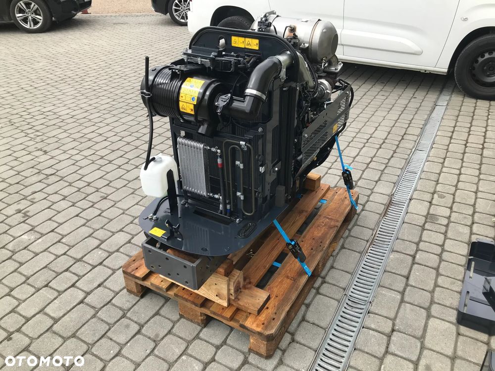 SILNIK ISEKI E4FH 36kW 27000netto MASSEY FERGUSON 2800 E 1800 E 2800 M - 7
