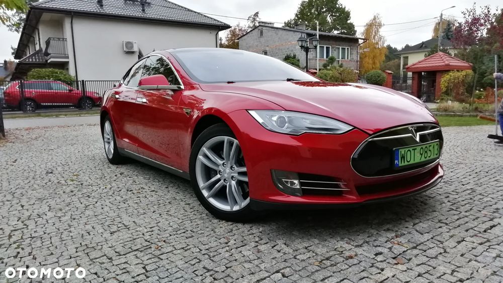 Tesla Model S 85 - 10