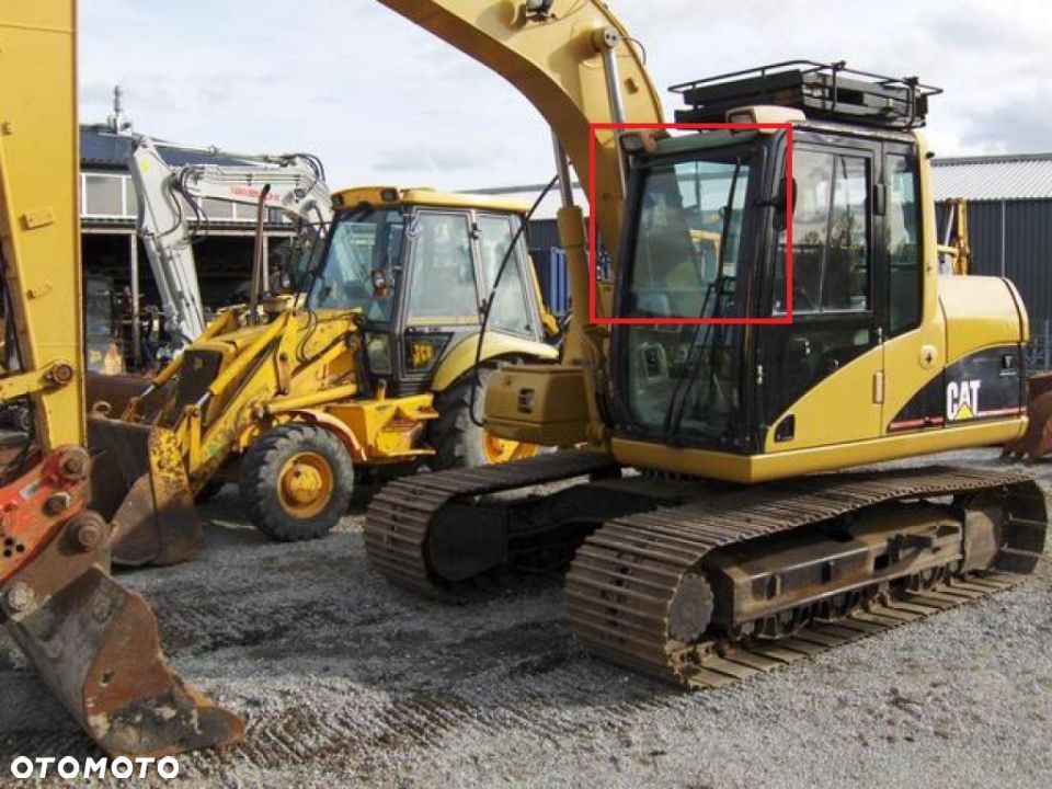 Szyba Szyby CAT PRZEDNIA GÓRNA 830X750 nr. 52 - 3