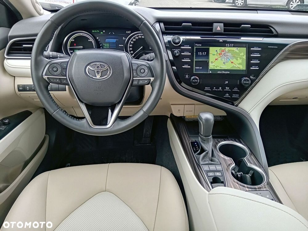 Toyota Camry 2.5 Hybrid Executive CVT - 12