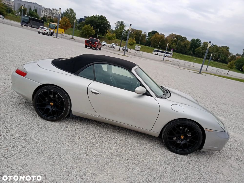 Porsche 911 Carrera 4 Cabrio - 16