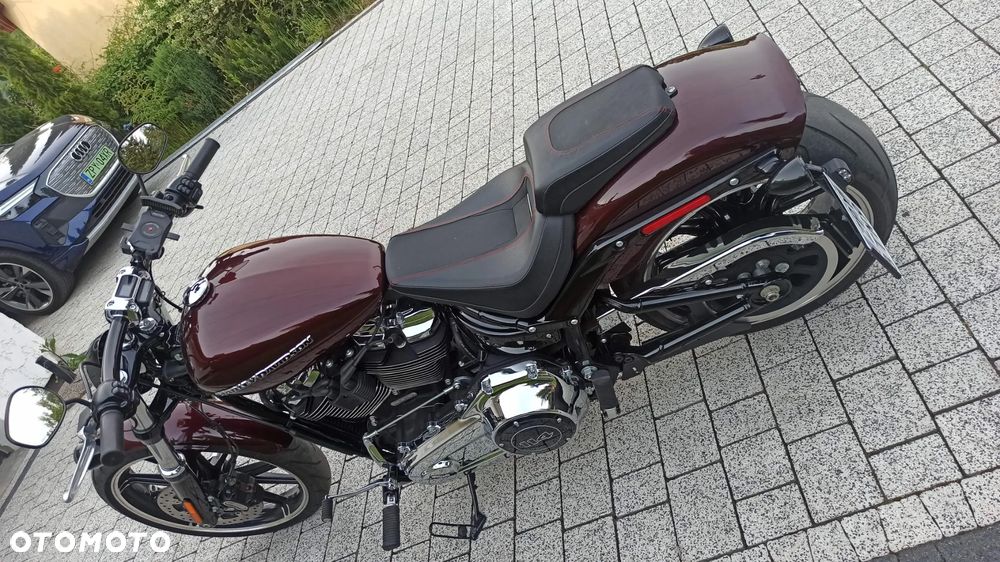 Harley-Davidson Softail Breakout - 4