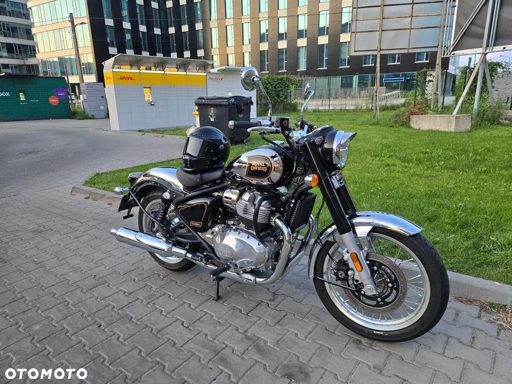 Royal Enfield Classic - 2