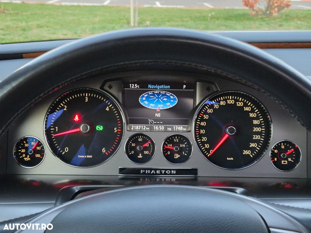 Volkswagen Phaeton - 15