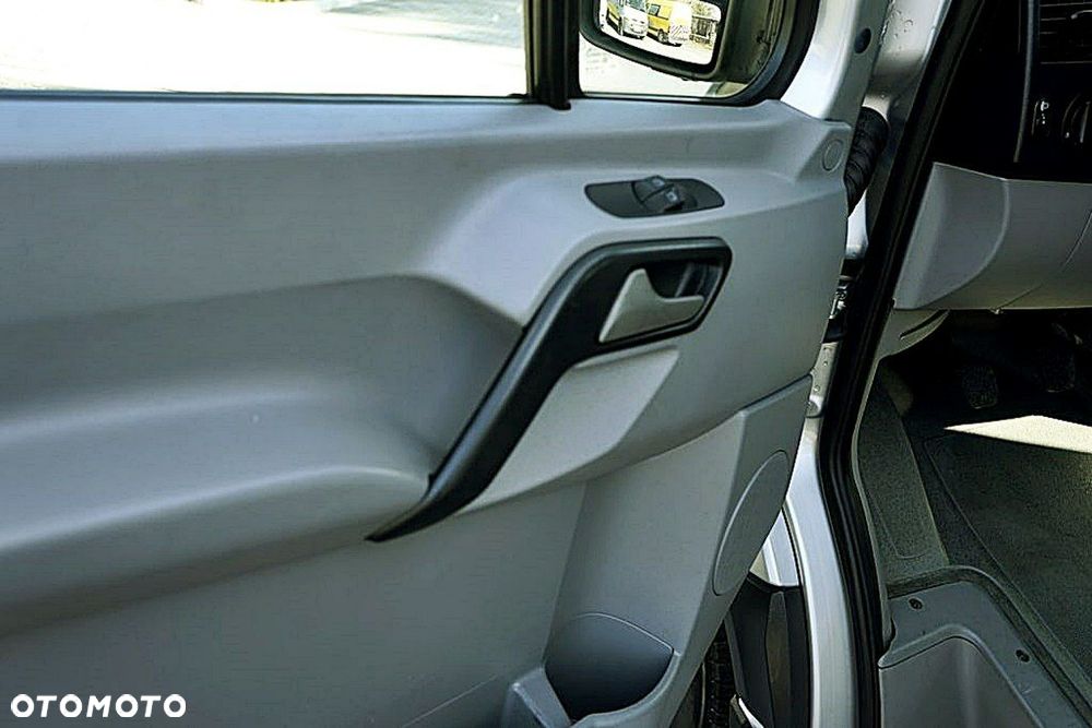 Volkswagen Crafter - 12