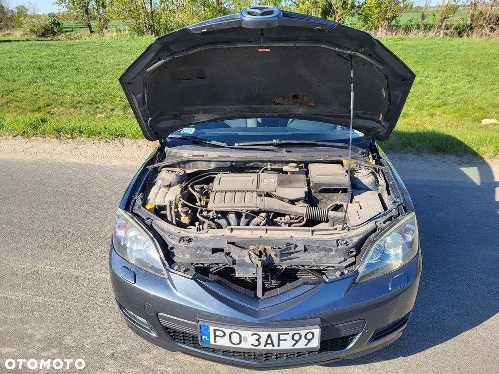Mazda 3 1.6 Active + - 17