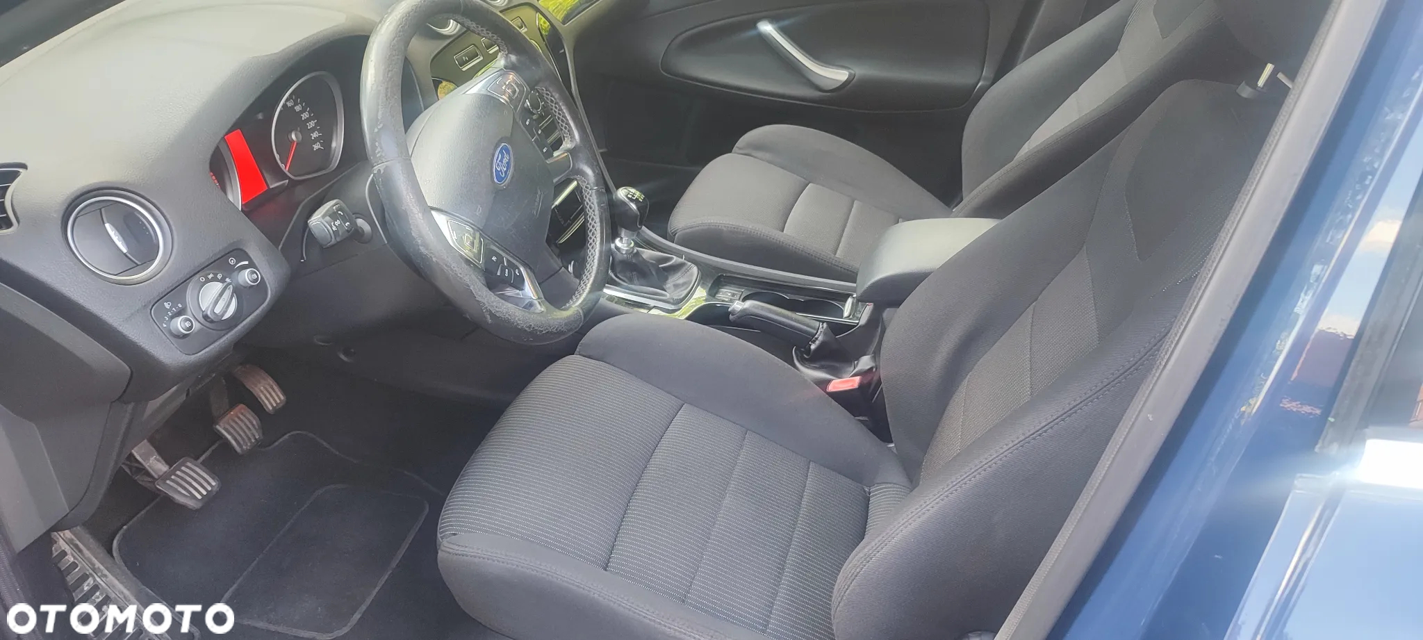Ford Mondeo 1.6 T Ghia - 14