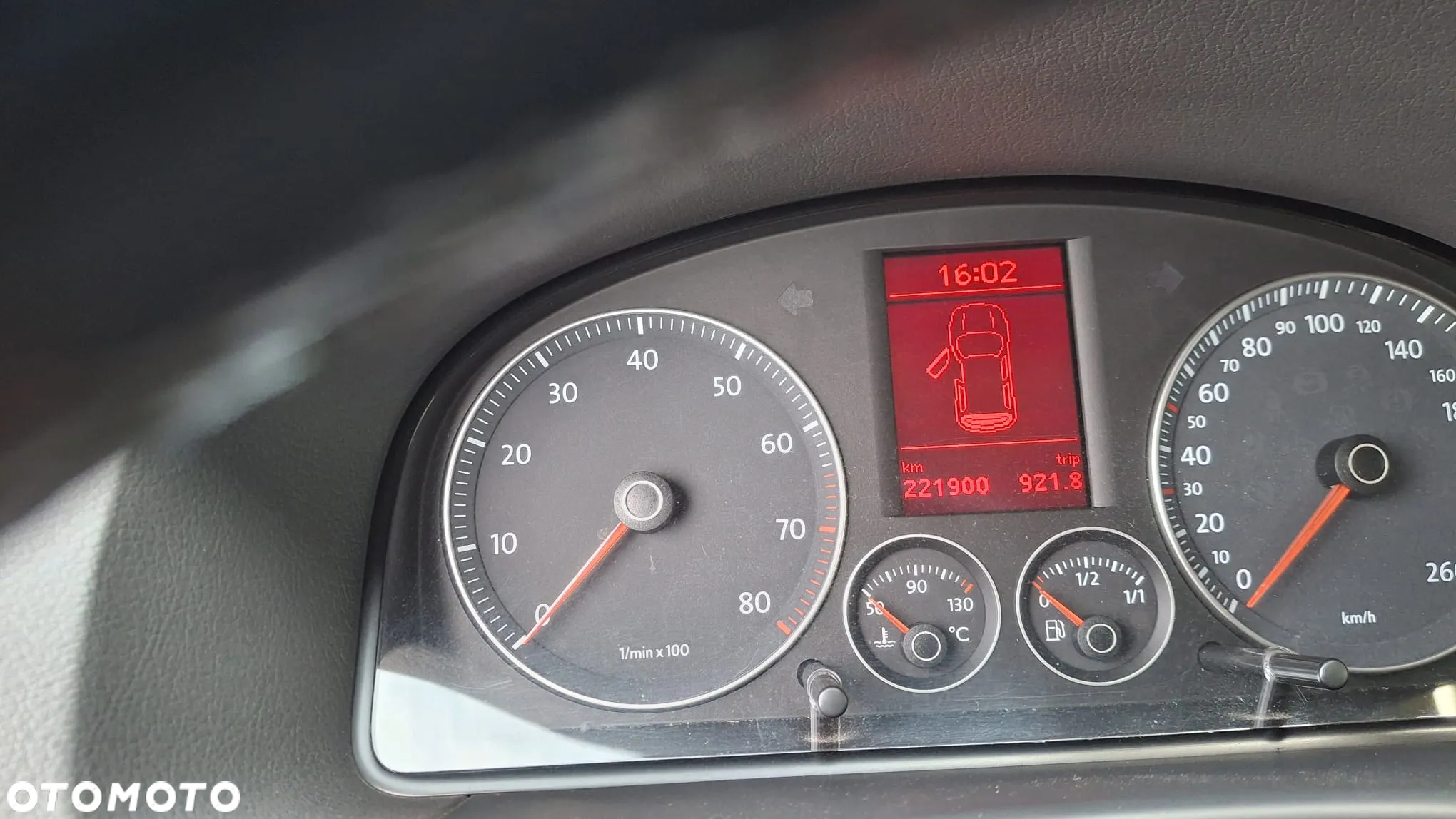 Volkswagen Touran 1.6 - 7