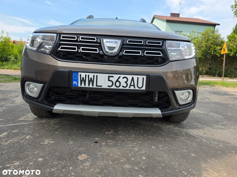Dacia Sandero 0.9 TCe SL Celebration S&S EU6 - 8