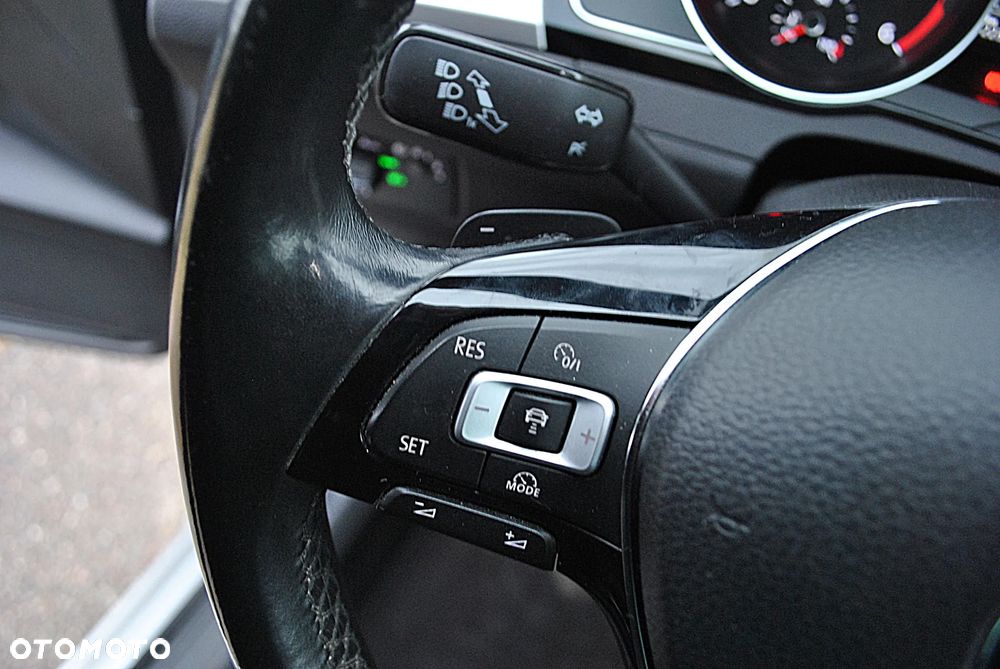 Volkswagen Passat 2.0 TDI SCR DSG Comfortline - 28