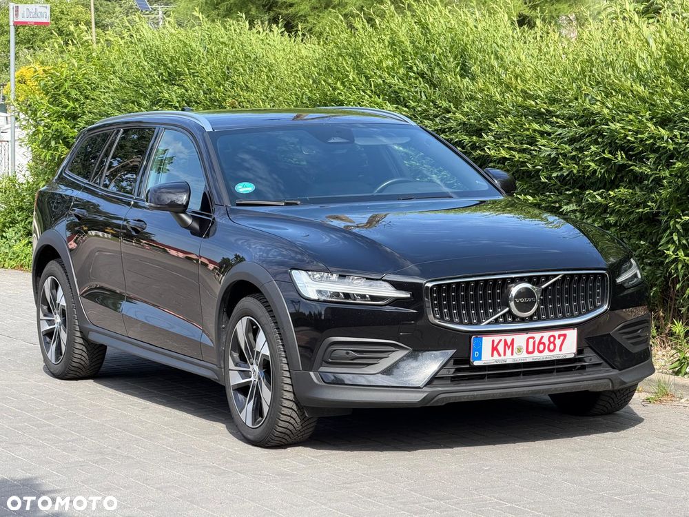 Volvo V60 Cross Country B4 D AWD Geartronic Pro - 1
