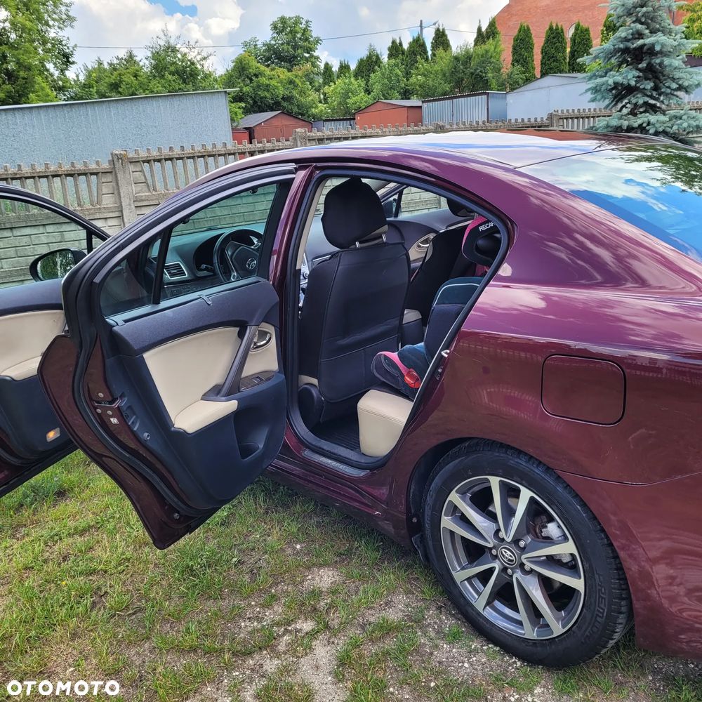 Toyota Avensis 1.8 Style - 13
