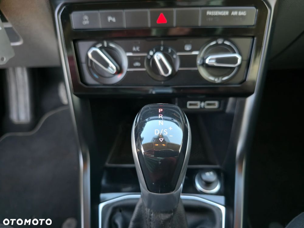 Volkswagen T-Cross 1.0 TSI OPF DSG Life - 22