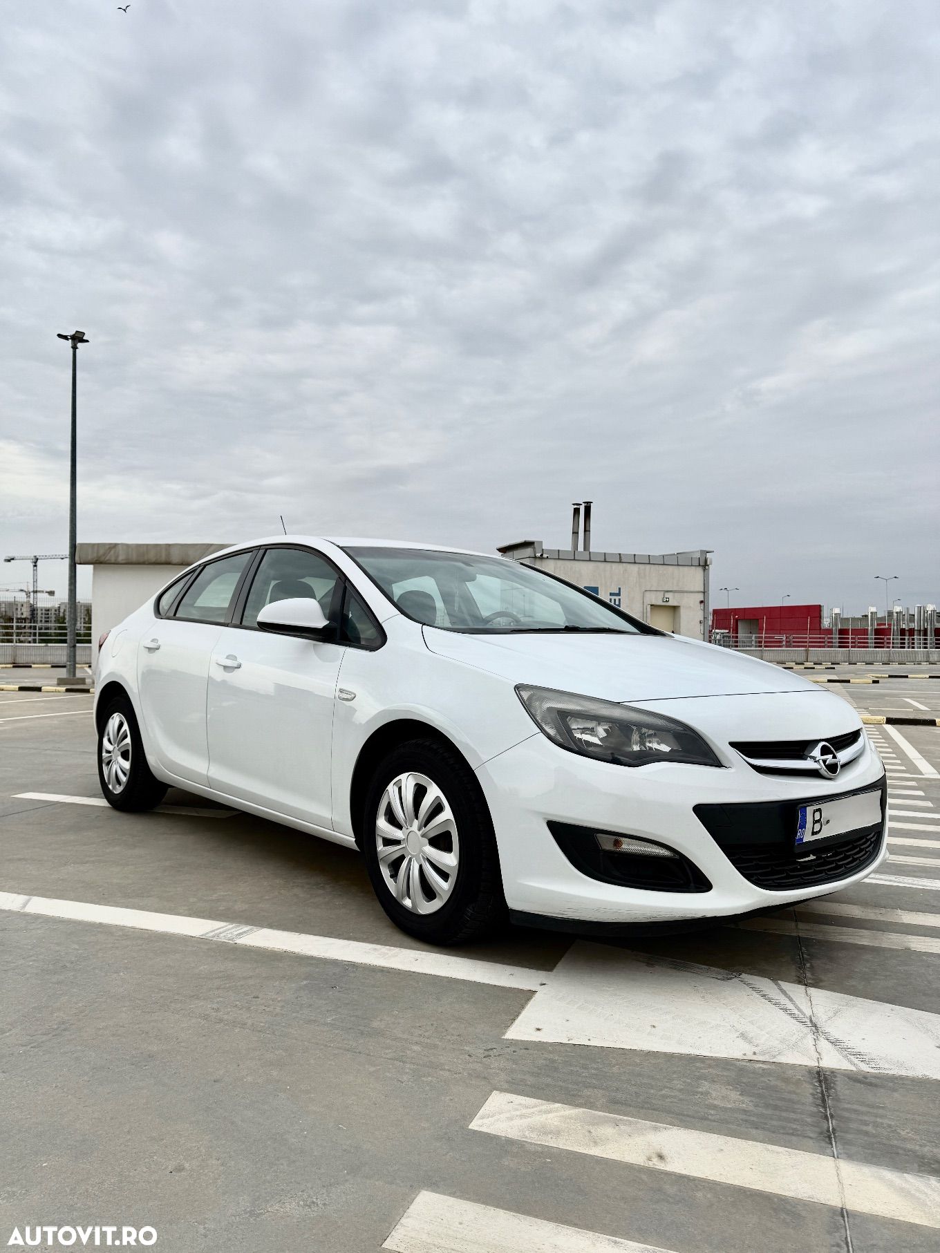 Opel Astra 1.6 TWINPORT ECOTEC Essentia Aut. - 1