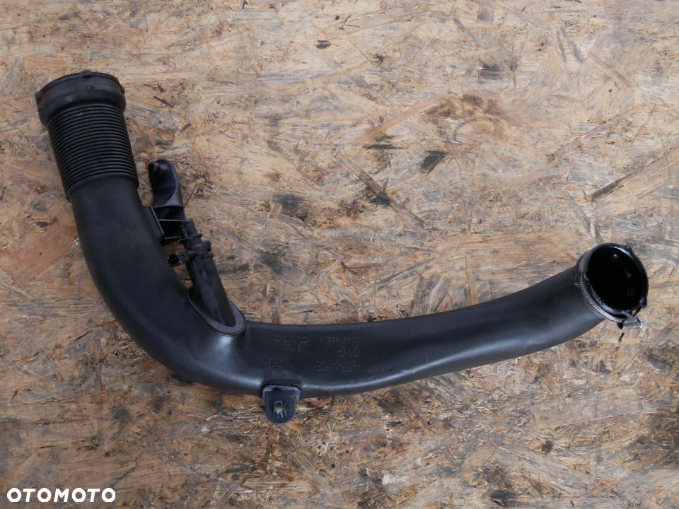 RURA PRZEWÓD POWIETRZA VOLVO S40 2.0 TD 11' D5204T5 31319646 - 2
