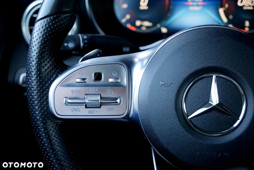 Mercedes-Benz Klasa C 300 9G-TRONIC - 29